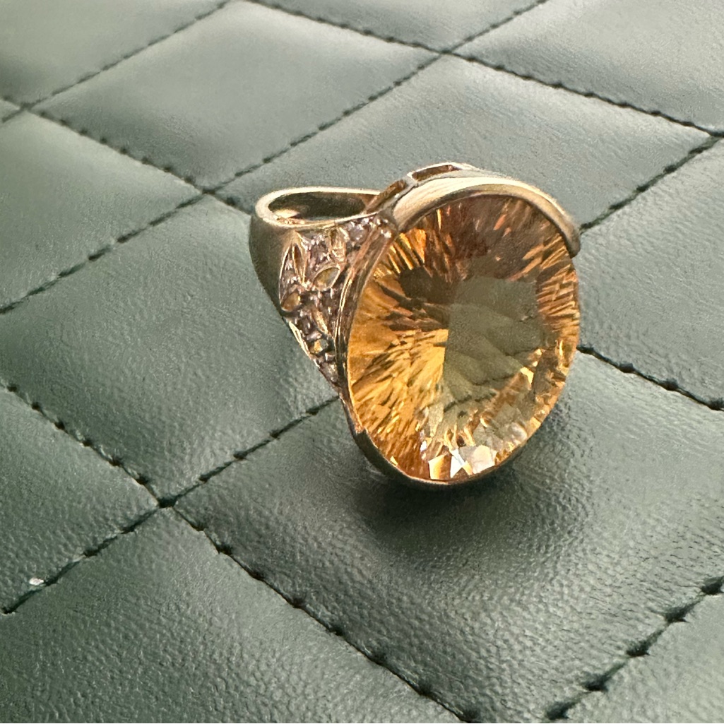 10k Citrine Ring 10k Citrine Ring